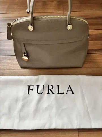 훌라 FURLA 파이퍼 베이지