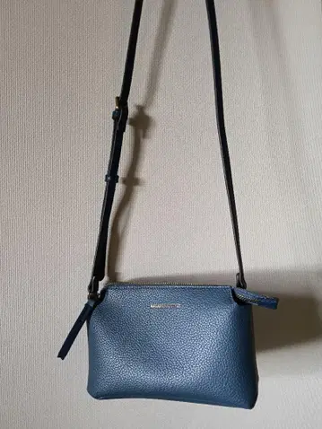 블루 그레이 가죽 느낌 숄더백