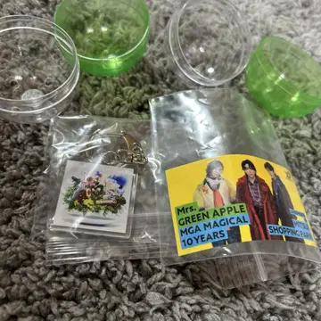 Mrs.GREEN APPLE 10주년 아크릴 키링과 스티커 씰