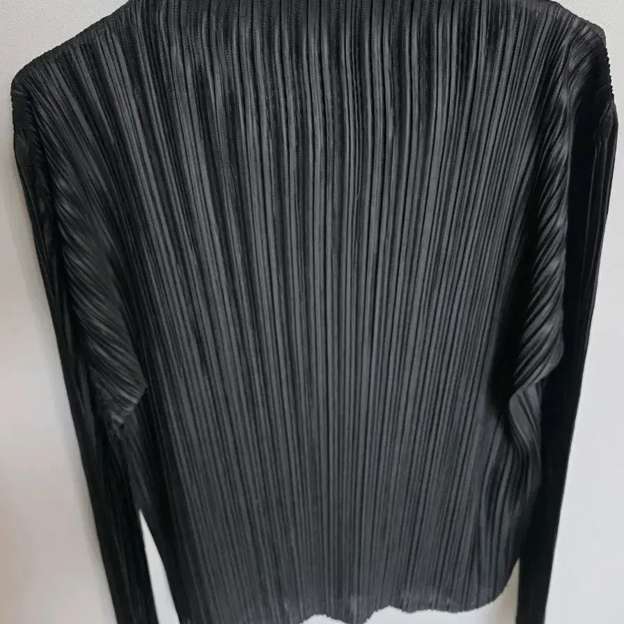 韓国商品/ROCKCAKE Pattern Punching Long sleeve MUSINSA公式 | ROCKCAKE Pattern Punching Long sleeve - Ivory