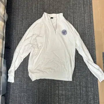 HUF 하프 지퍼 자수 맨투맨