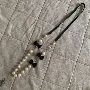 펄 리본 목걸이