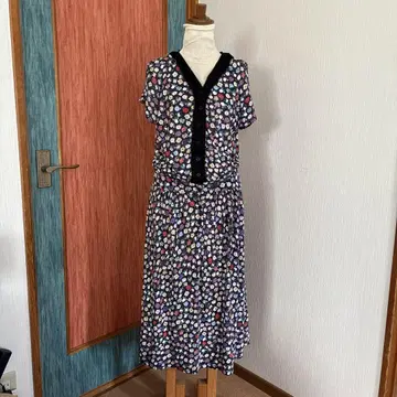 폴스미스 꽃무늬 V넥