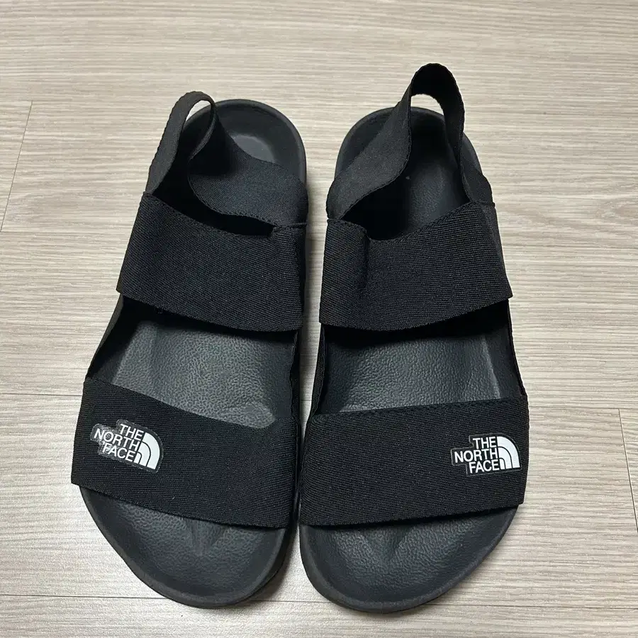 THE NORTH FACE | 노스페이스 The North Face Sandals White