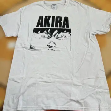 AKIRA 티셔츠 M 사이즈 100% 코튼