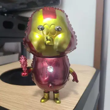 모자킹 mojaking 아이언맨풍 인디 소프트 비닐