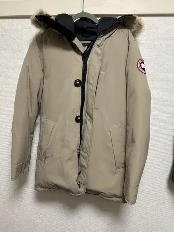 Canadagoose 베이지 다운 자켓 퍼 포함