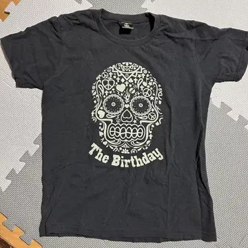 The Birthday 밴딩 티셔츠 M 스컬 해골 차콜 그레이