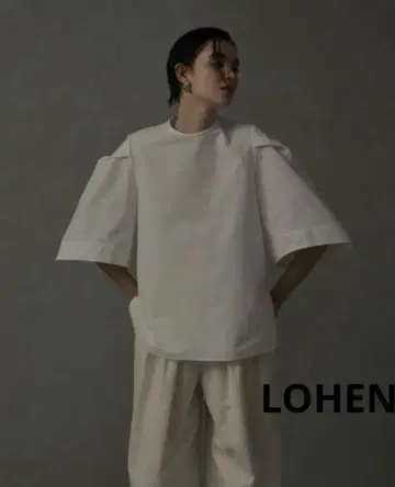LOHEN 로헨 벨 슬리브 블라우스 베이지