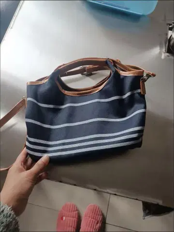 네이비 스트라이프 토트백