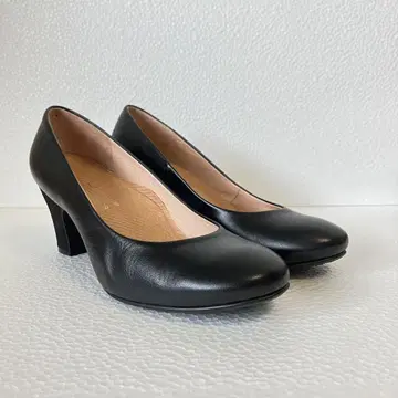 새상품급 키다리 아저씨 펌프스 라운드토 23.5cm 가죽