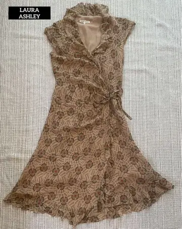 새상품급 LAURA ASHLEY 로라 애슐리 프렌치 슬리브 원피스