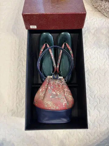 기모노 가방과 일본 나막신 세트 천연 가죽 제품