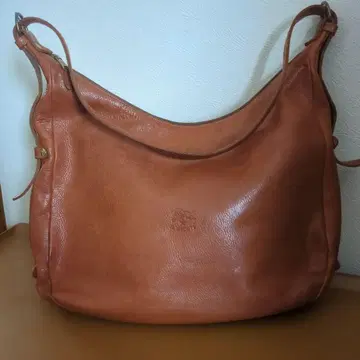 ILBISONTE 하프문 숄더백 원숄더