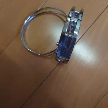 실버 쿼츠 손목시계 뱅글 타입