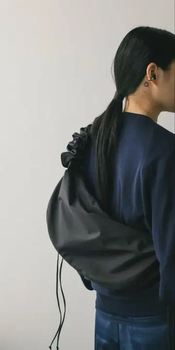 STYLEMIXER 나일론 개더 백 블랙
