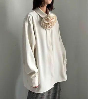 아메리 로즈 코르사주 블라우스