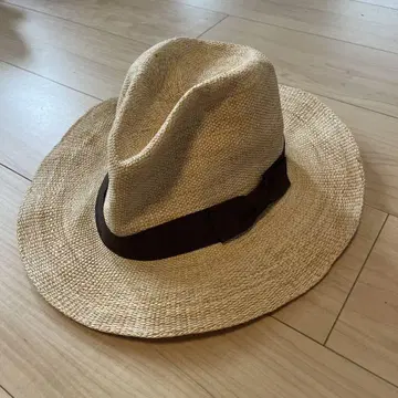 베이지 스트로우 와이드 챙 모자