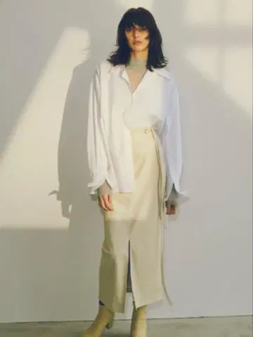 FRAY I.D 스커트 화이트 가죽