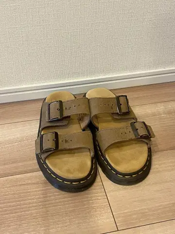 Dr.Martens JOSEF 샌들