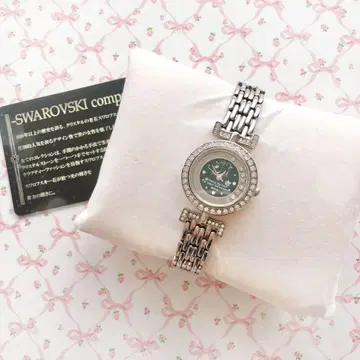 SWAROVSKI 스톤이 세팅된 실버 시계