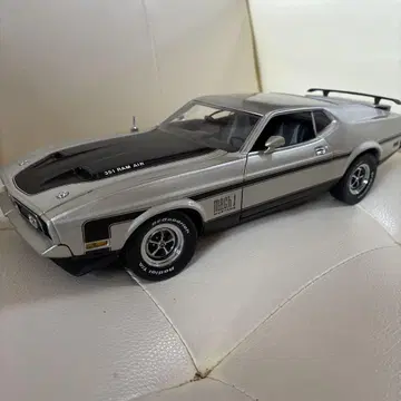 1971 FORD MUSTANG Mach 1 미니카 1/18 상자 없음