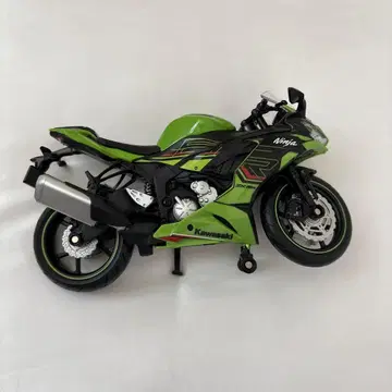 가와사키 뉴발란스 zx6r 피규어