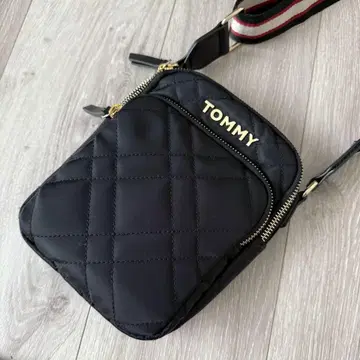 TOMMY 블랙 퀼팅 숄더백
