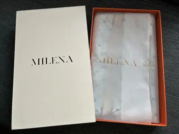 MILENA 고급 스카프 기프트 박스 포함 미사용 새상품