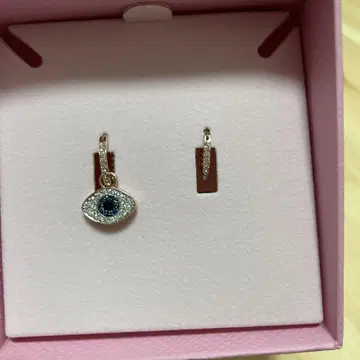 스와로브스키 이블 아이 귀걸이 한쪽만