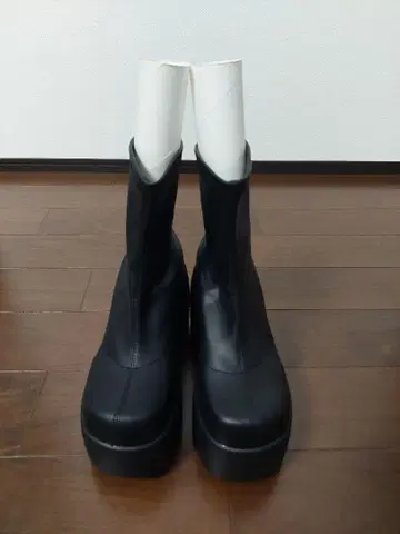 덕질 필수 아이템!!! 블랙 통굽 부츠