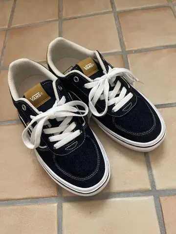 VANS CLASSICS 매버릭 V 3858 스니커즈 24.5cm