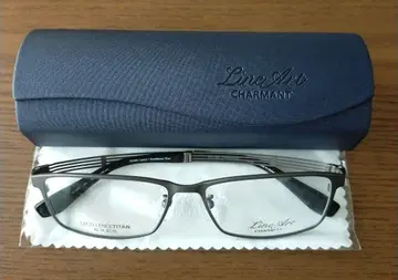 Charmant 라인 아트 안경 케이스와 안경닦이