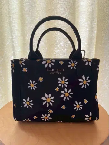 kate spade 꽃무늬 핸드백