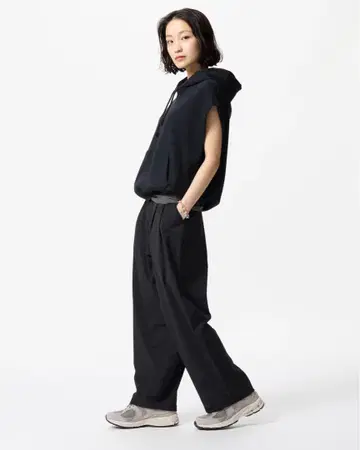 유니클로 울트라 스트레치 액티브 와이드 팬츠 짧은 기장 M