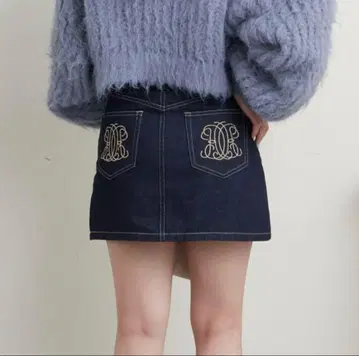 Chico 포켓 자수 사다리꼴 데님 미니 스커트