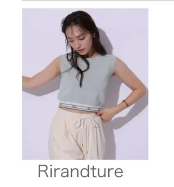 Rirandture 슬리브리스 크롭 니트 새상품 미사용 택 포함