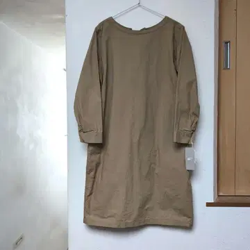 베이지 긴팔 원피스 리본 포함