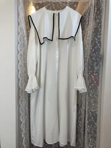 Discort 파이핑 원피스 (F/기장 약 120cm)
