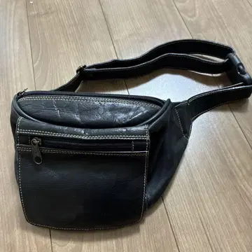 블랙 천연 가죽 바디백