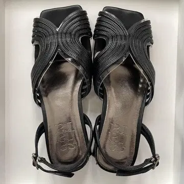 sahara Curve Line Metallic Sandals 샌들