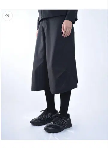 라이아 인노 와이드 쇼츠 블랙