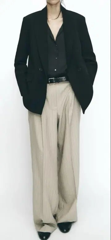 이번 시즌 완판 반값 자라 스트라이프 헤링본 무늬 팬츠 S