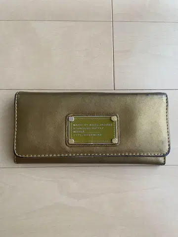 Marc Jacobs 골드 장지갑