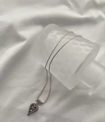 실버 하트 모양 목걸이