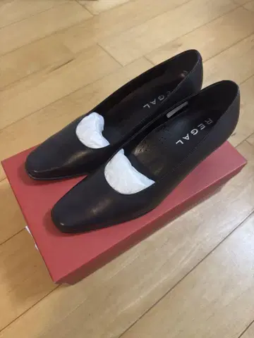 REGAL 블랙 스퀘어토 펌프스