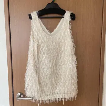 CLAINE DESIGN 화이트 슬리브리스 탑