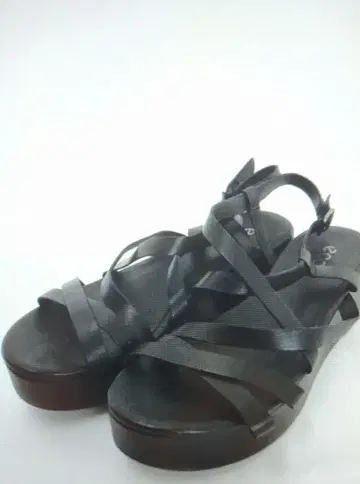 에코 ECCO ELEVATE PLATEAU SANDAL 통굽 웨지