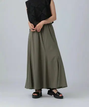 렙심 LEPSIM 하기하기 플레어 스커트 카키 미사용 새상품 택 포함