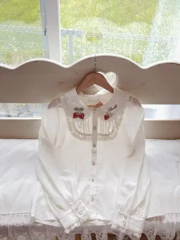 LIZLISA 이치고 카라 블라우스